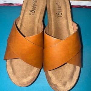 Rouge Helium Women's Tan Mules